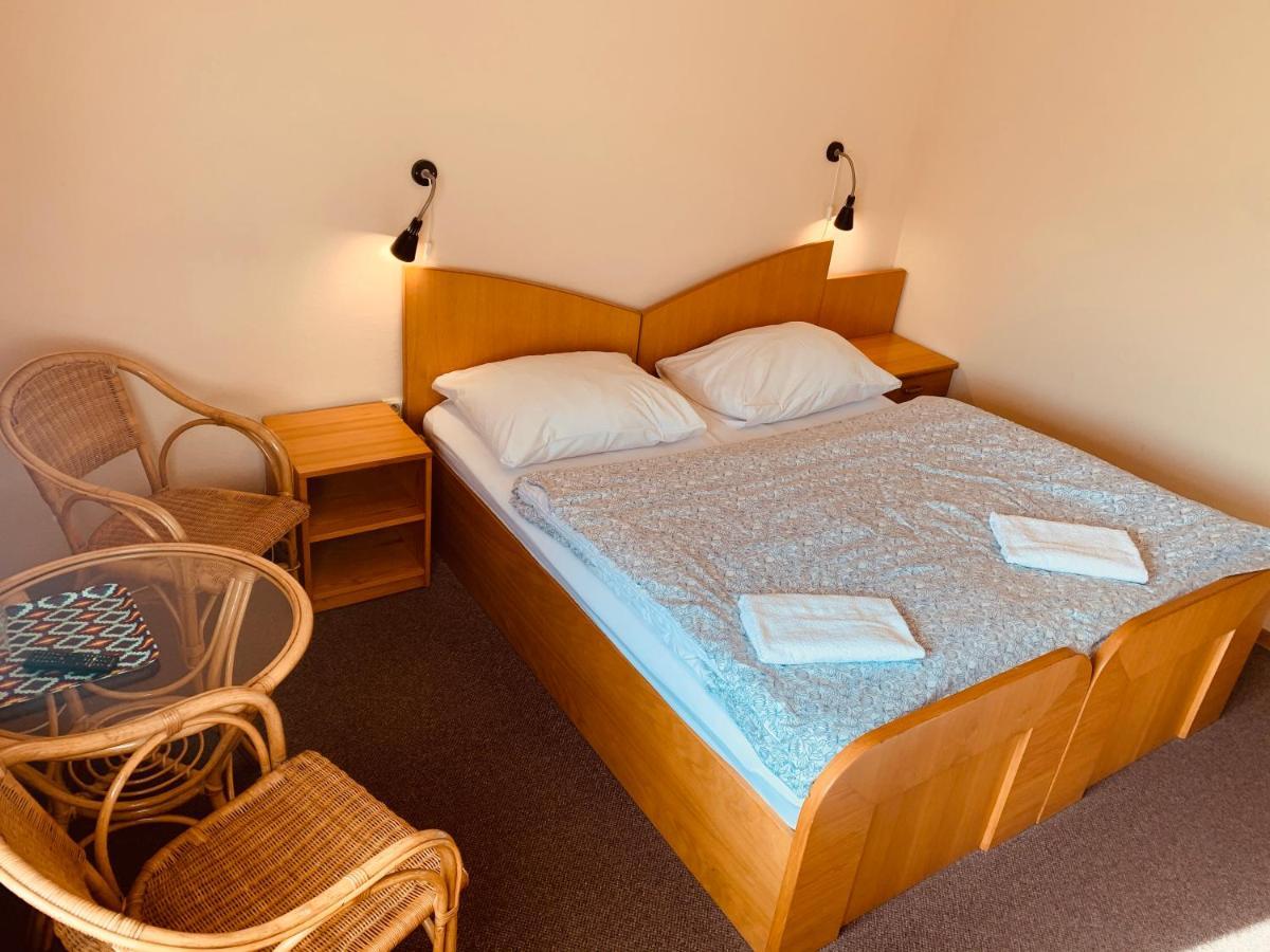 Orlik Rejviz Hotel Eksteriør billede