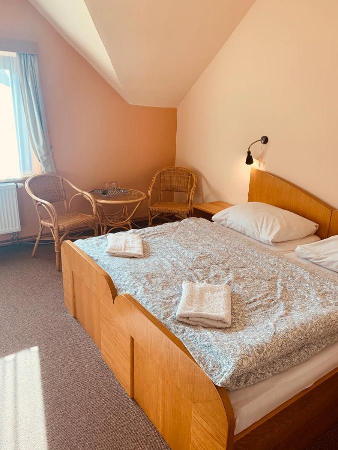 Orlik Rejviz Hotel Eksteriør billede