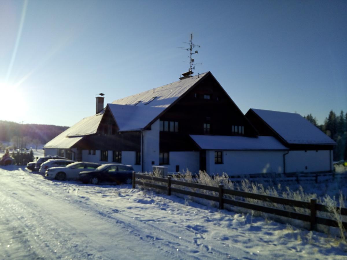Orlik Rejviz Hotel Eksteriør billede