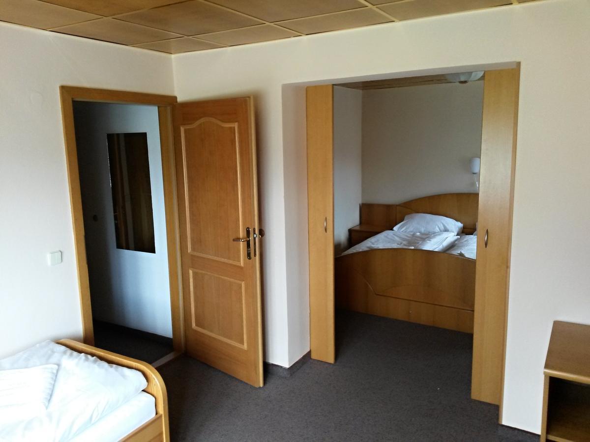 Orlik Rejviz Hotel Eksteriør billede